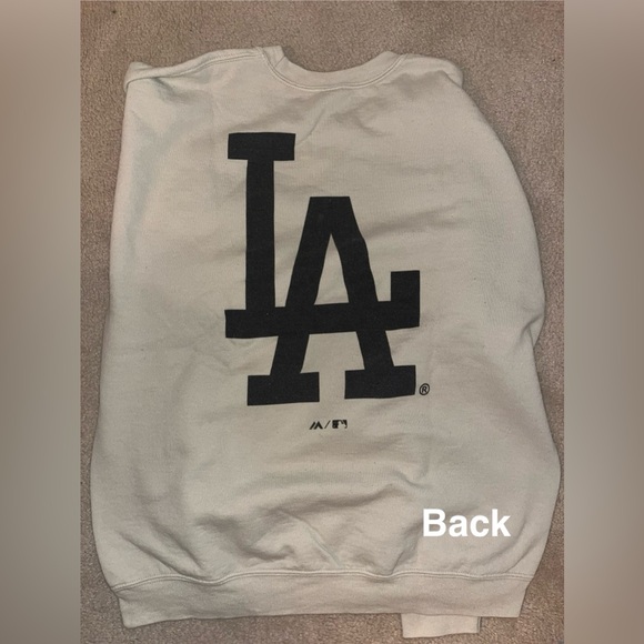 Unisex Large Gildan crewneck (fits like a medium) - Picture 2 of 4